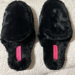 Betsey Johnson Black Faux Fur Slide Slippers with Pink Logo Insole